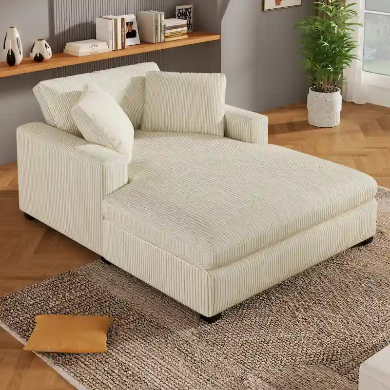 Chaise longue beige de 53,5 po avec pieds en bois massif et coussins confortables