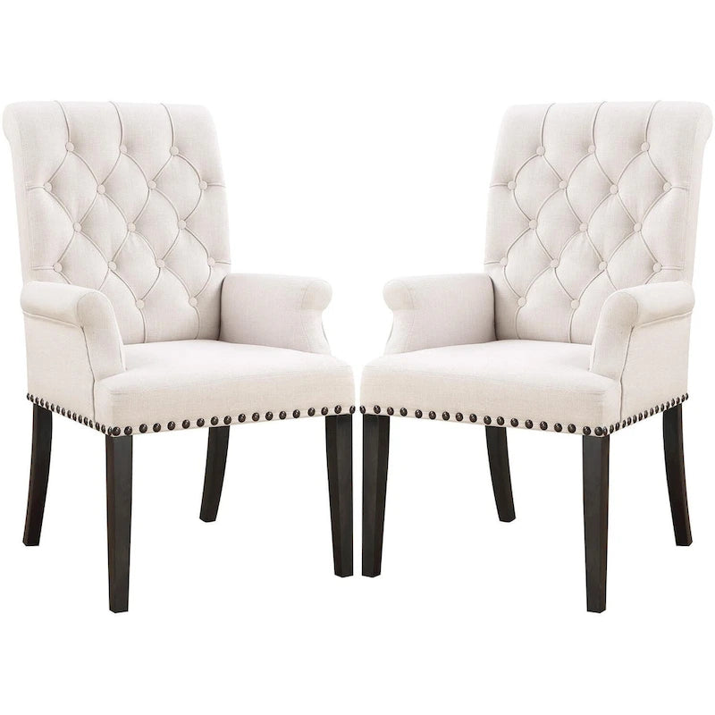 Fauteuil de salle à manger capitonné beige avec dossier roulé et clous décoratifs
