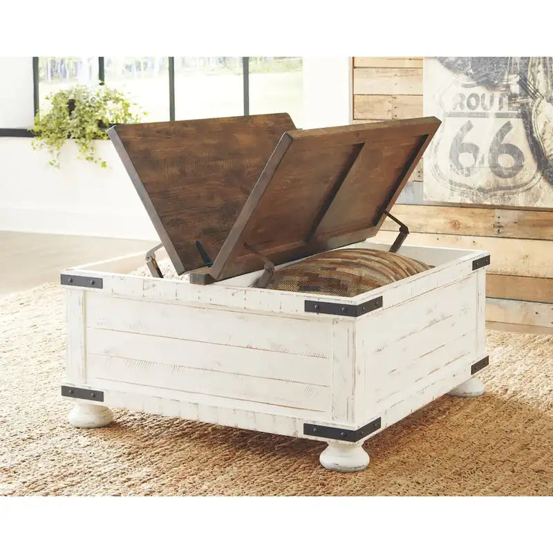 Table basse Wystfield d'Ashley Signature Design, en pin vieilli ivoire et brun