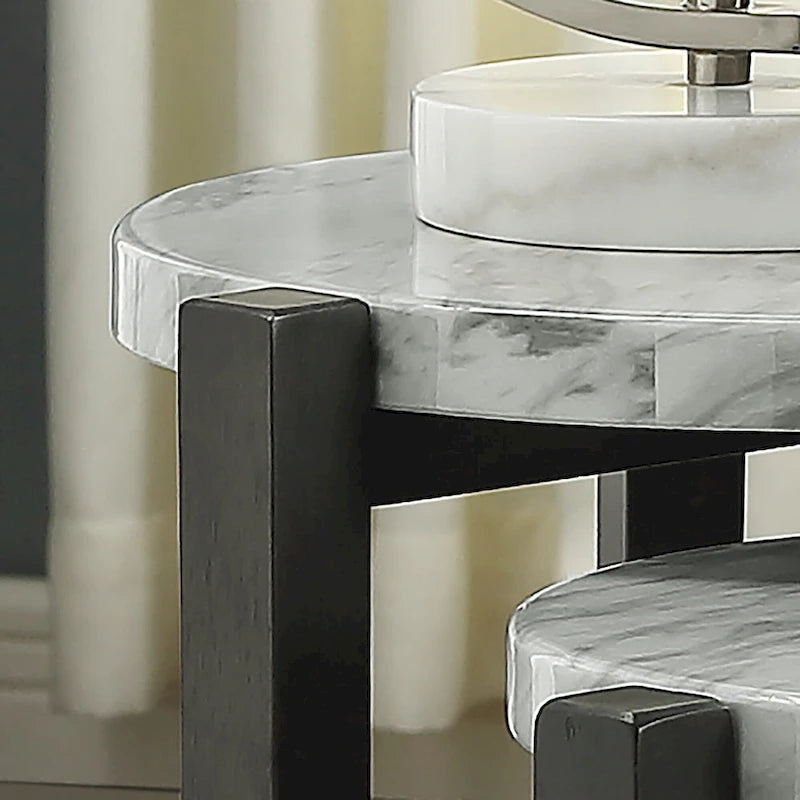 Table d'appoint gigogne Bittar de 50,8 cm avec plateau en faux marbre gris brun de Furniture of America