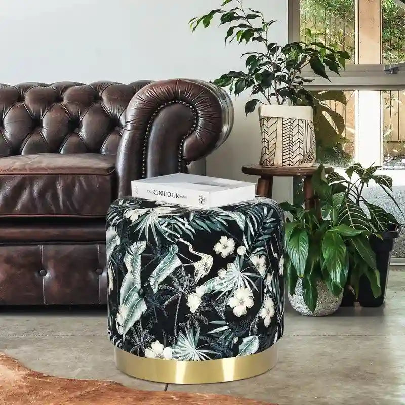 Pouffe repose-pieds rond en velours Adeco avec garniture dorée