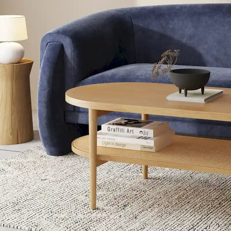 Table basse ovale à 2 niveaux Nathan James Sonia Bohemian en bois clair avec étagère de rangement en rotin