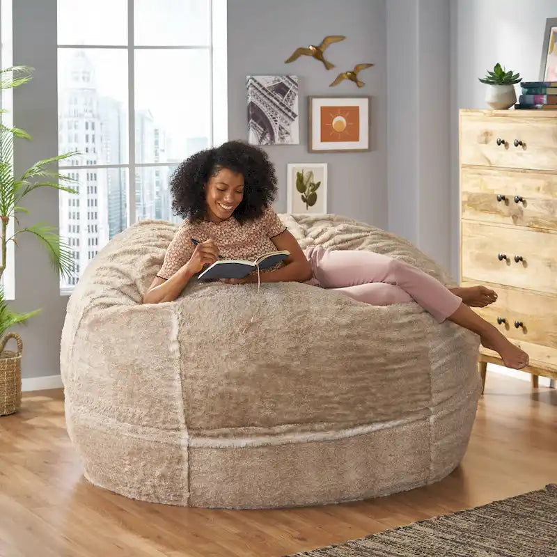 Pouf d'hiver en fausse fourrure Greyrock Modern Glam par Christopher Knight Home