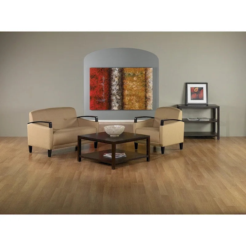 Canapé à deux places OSP Home Furnishings Main St. avec tissu Interlace EasyClean et accoudoirs et pieds en bois finition Espresso