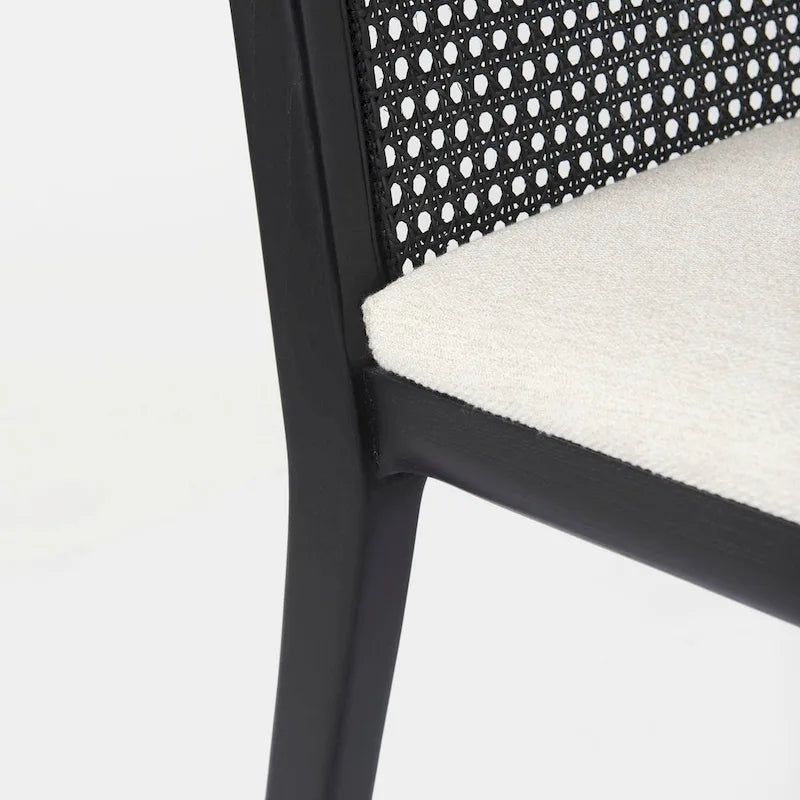 Chaise de salle à manger sans accoudoirs Clara en bois marron clair et assise crème