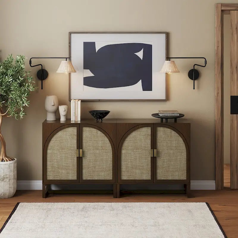 Meuble de rangement Paxton Boho en bois avec portes, petit meuble de rangement ou meuble TV avec détails en rotin