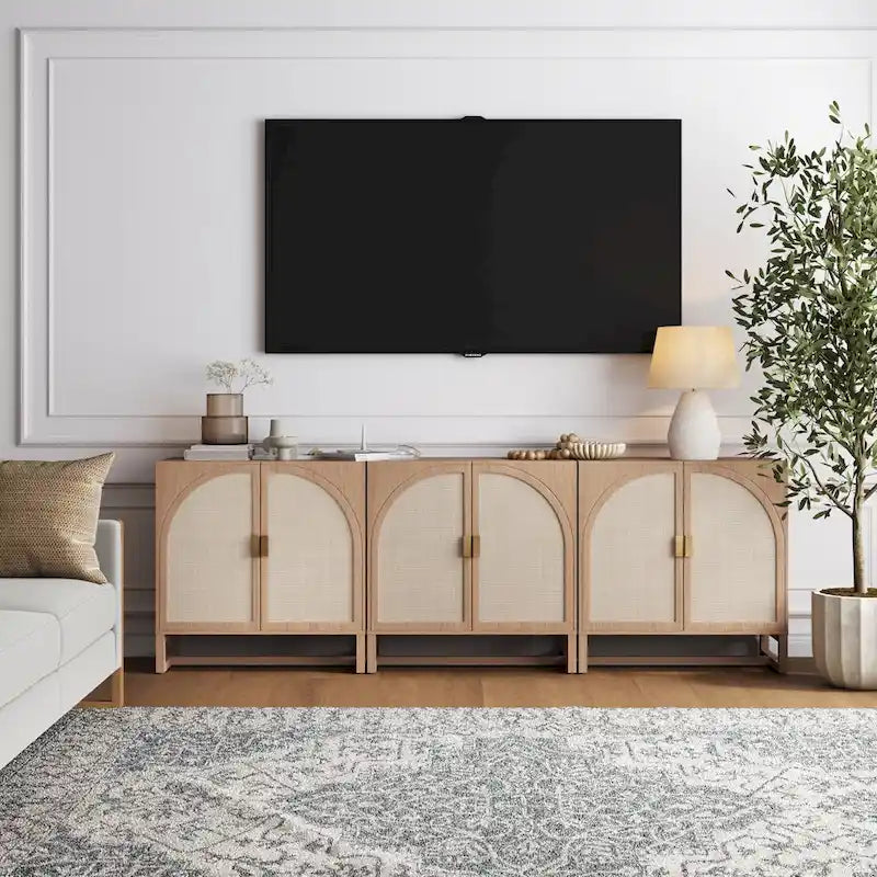 Meuble de rangement Paxton Boho en bois avec portes, petit meuble de rangement ou meuble TV avec détails en rotin