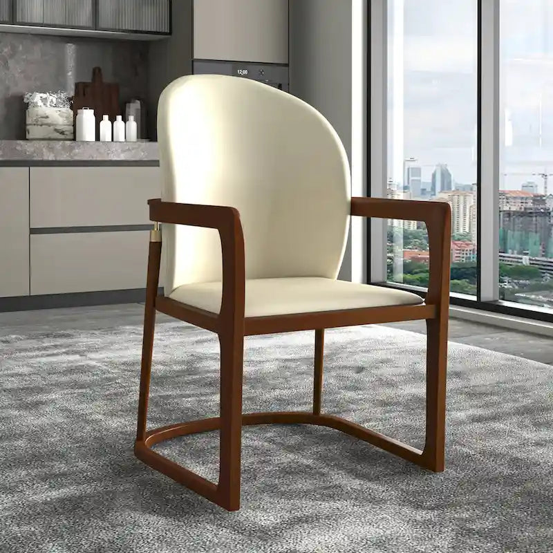 Chaise de salle à manger moderne en cuir capitonné, série Svelta par LeisureMod