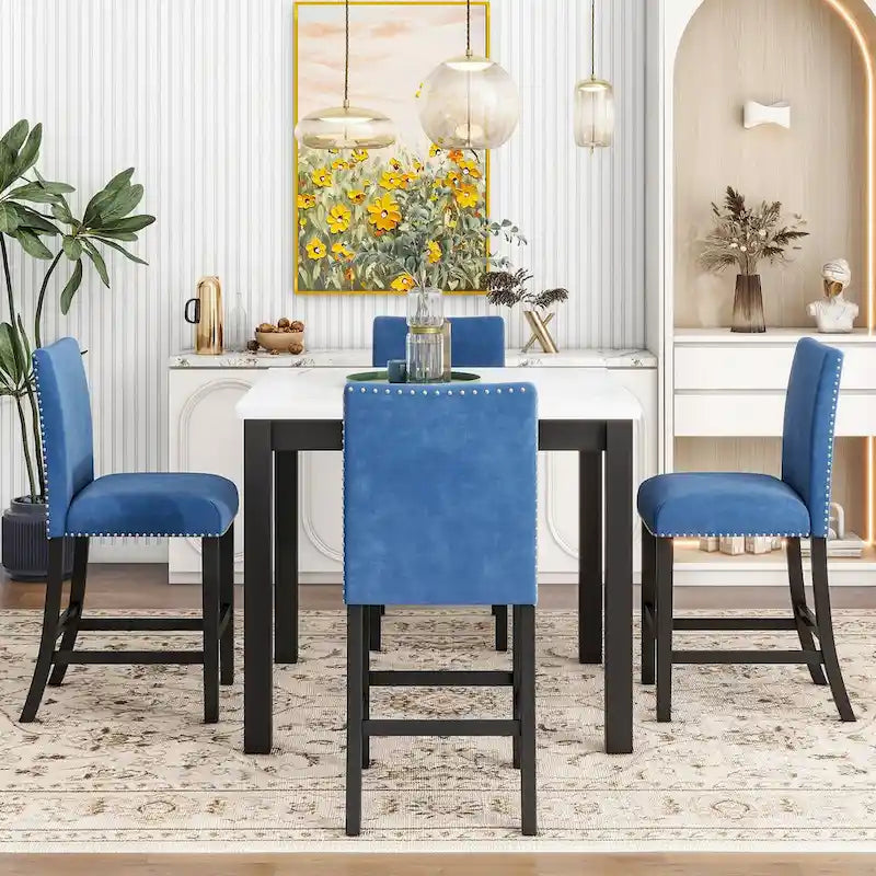 Ensemble de salle à manger 5 pièces à hauteur de comptoir avec une table à manger en faux marbre et quatre chaises rembourrées en velours, bleu